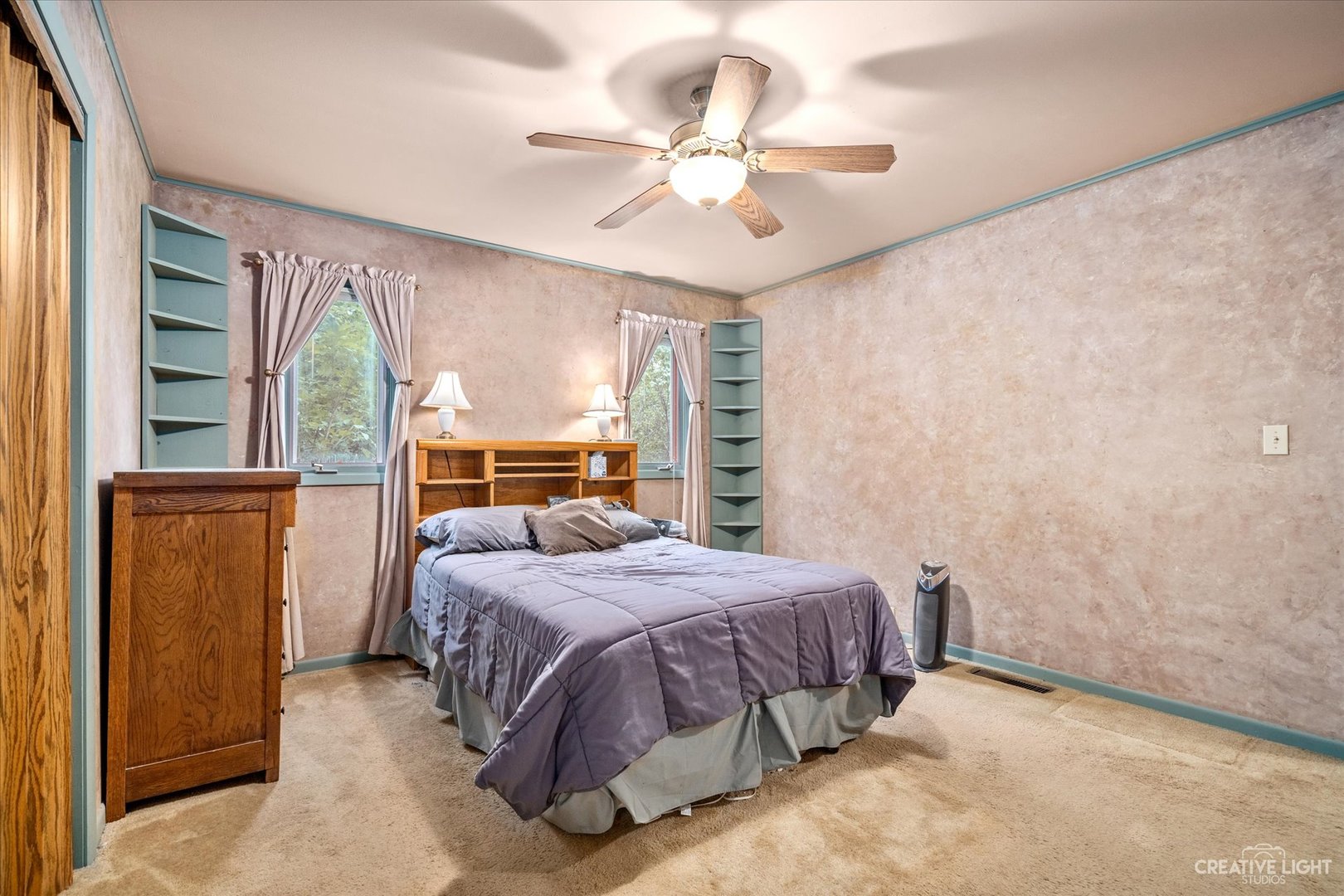 464 Davis Road Batavia, IL 60510 - Photo 9 of 17 a bedroom with a bed and a large window