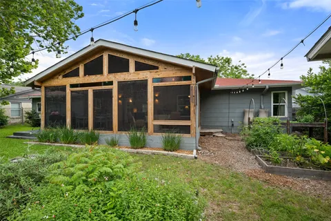 $595,000 | 1617 Glencrest Drive, Austin, TX 78723