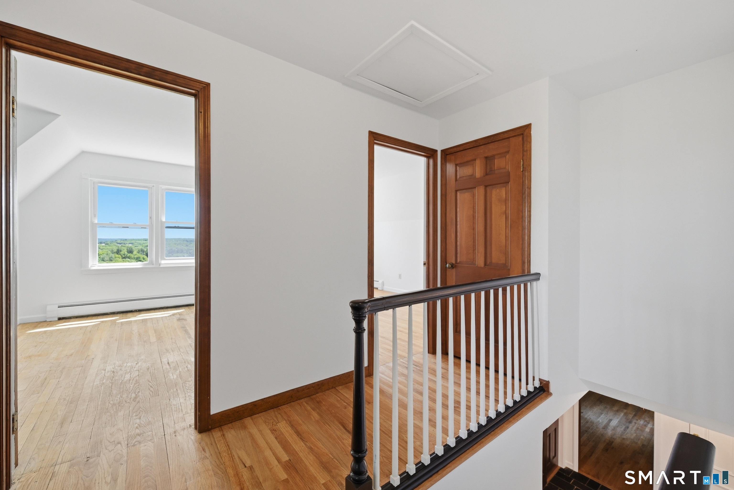 15 Valley View Road Newtown, CT 06470 - Photo 15 of 25 2nd Floor Landing