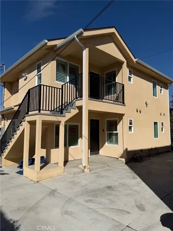 a view of a house with a outdoor space