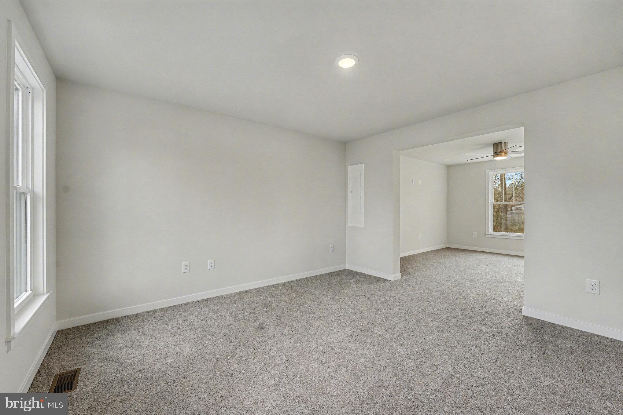 184 Albrough Boulevard Colonial Beach, VA 22443 - Photo 6 of 31