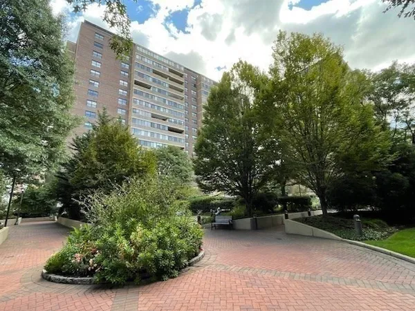 $3,500 | 10 Hawthorne Place, Unit 106, Boston, MA 02114