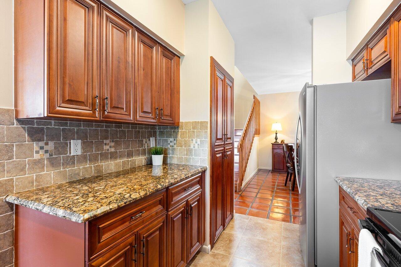 11211 Sandpoint Terrace Boca Raton, FL 33428 - Photo 13 of 33 019-11211SandpointTerrace-BocaRaton-FL-3