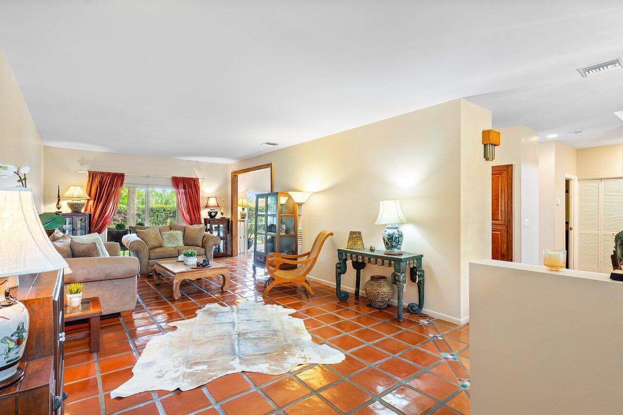 11211 Sandpoint Terrace Boca Raton, FL 33428 - Photo 5 of 33 006-11211SandpointTerrace-BocaRaton-FL-3