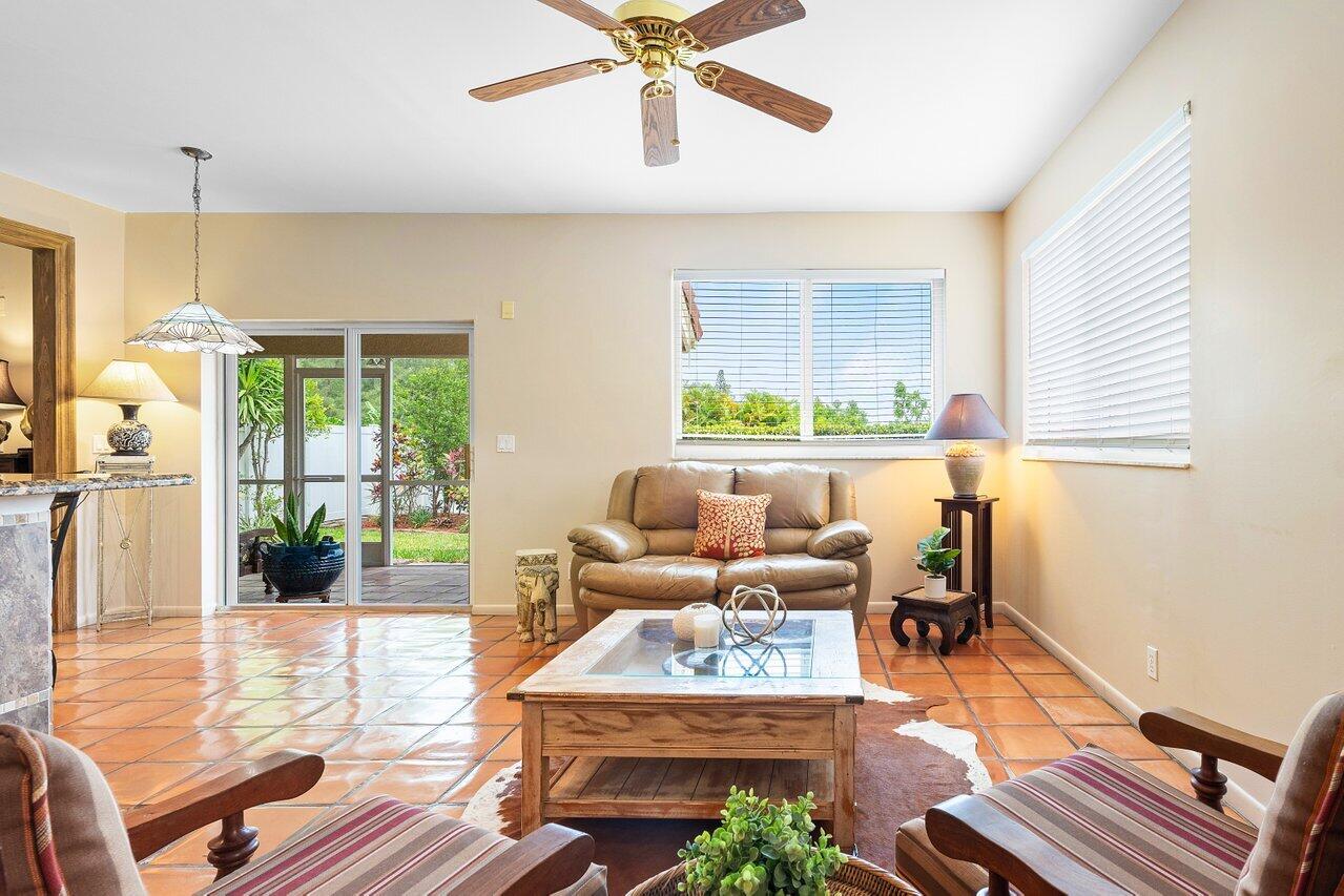 11211 Sandpoint Terrace Boca Raton, FL 33428 - Photo 9 of 33 013-11211SandpointTerrace-BocaRaton-FL-3