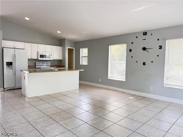 $1,500 | 4606 30th Street Southwest, Lehigh Acres, FL 33973