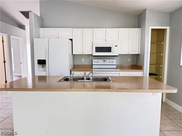 $1,500 | 4606 30th Street Southwest, Lehigh Acres, FL 33973