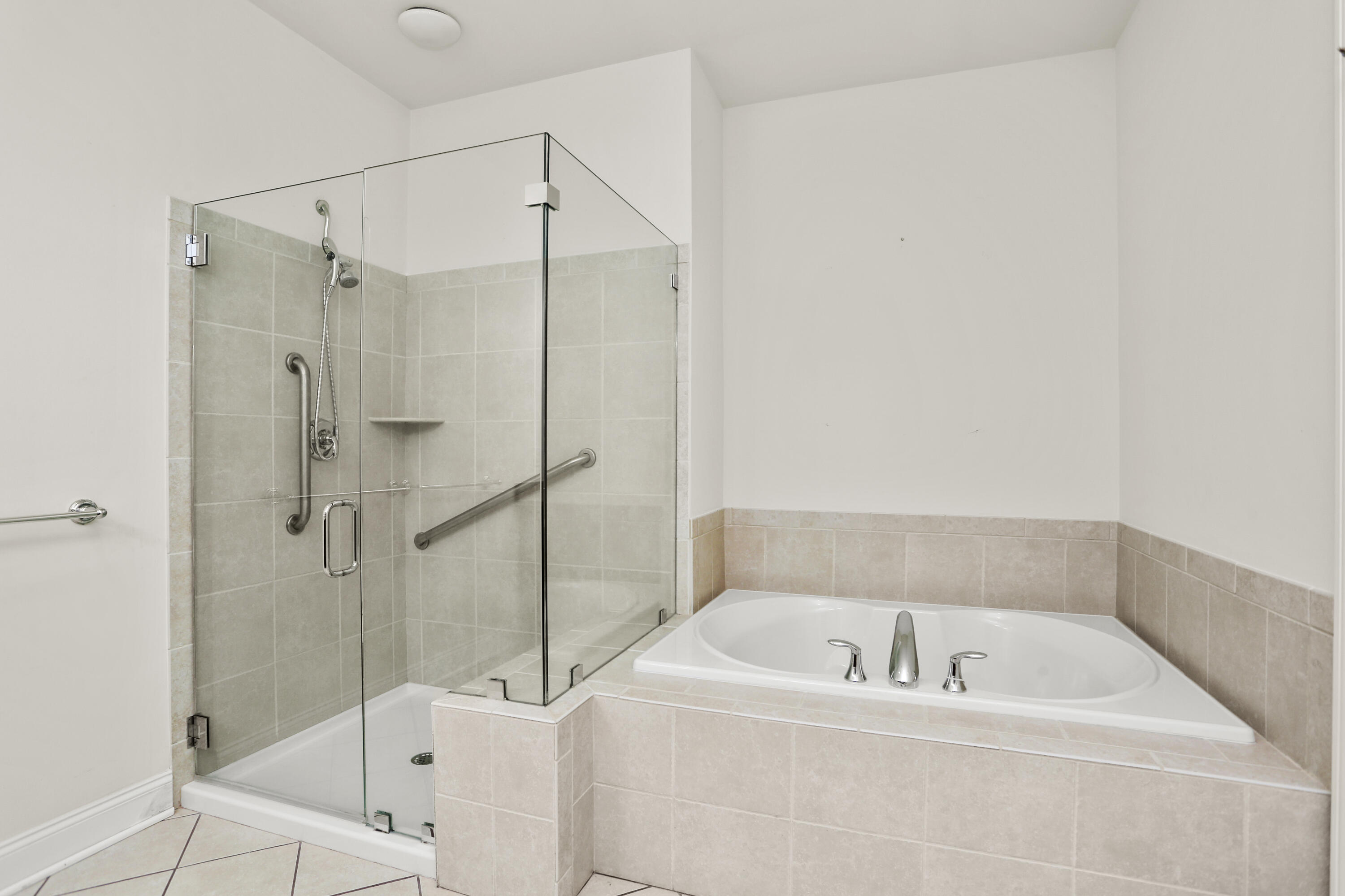 15 Country View Road, Unit 15 Danbury, CT 06810 - Photo 13 of 25 009