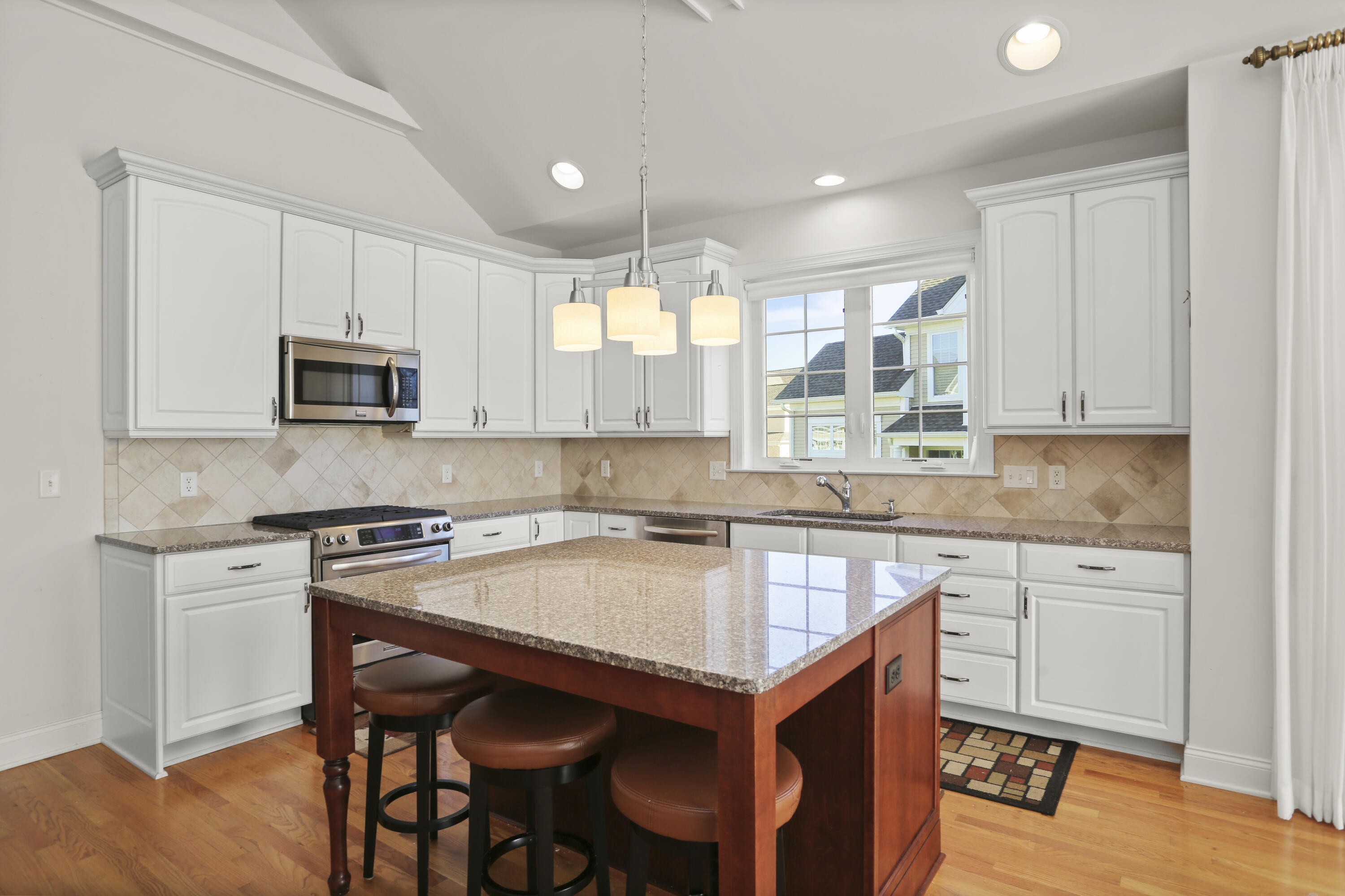 15 Country View Road, Unit 15 Danbury, CT 06810 - Photo 4 of 25 011