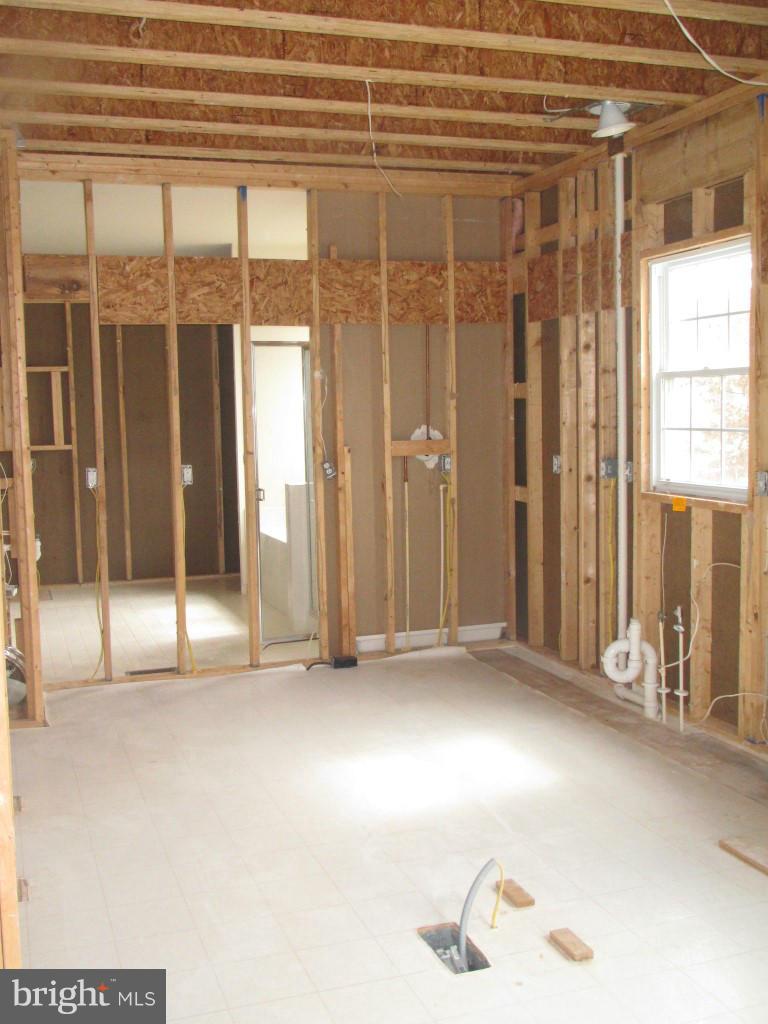 111 Commodore Drive Baltimore, MD 21221 - Photo 6 of 16 Kitchen