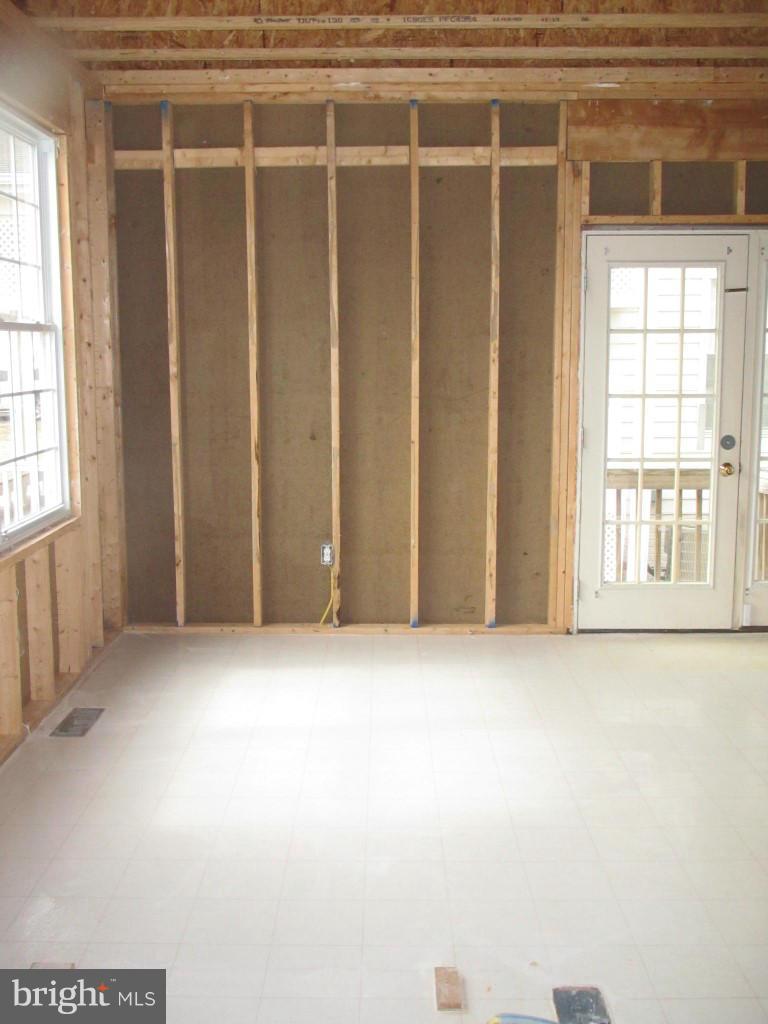 111 Commodore Drive Baltimore, MD 21221 - Photo 7 of 16 Interior (General)