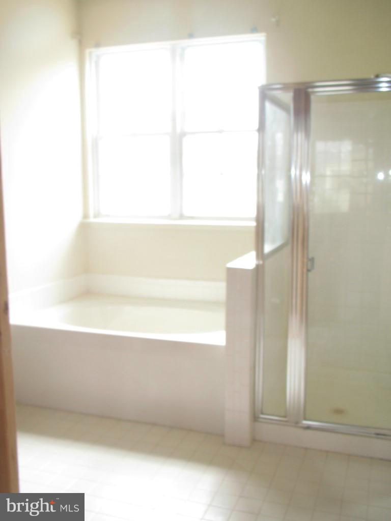 111 Commodore Drive Baltimore, MD 21221 - Photo 10 of 16 Bath
