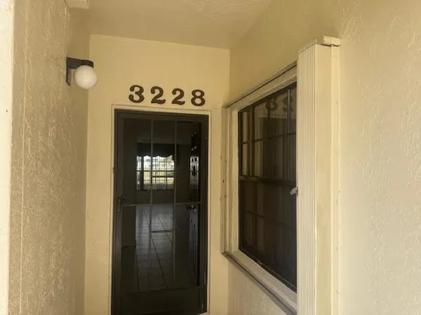 $2,600 | 3228 Jog Park Drive, Unit 3012, Greenacres, FL 33467