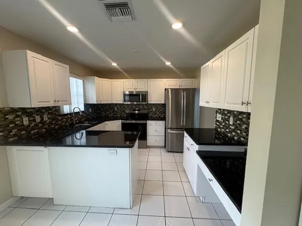 $2,600 | 3228 Jog Park Drive, Unit 3012, Greenacres, FL 33467