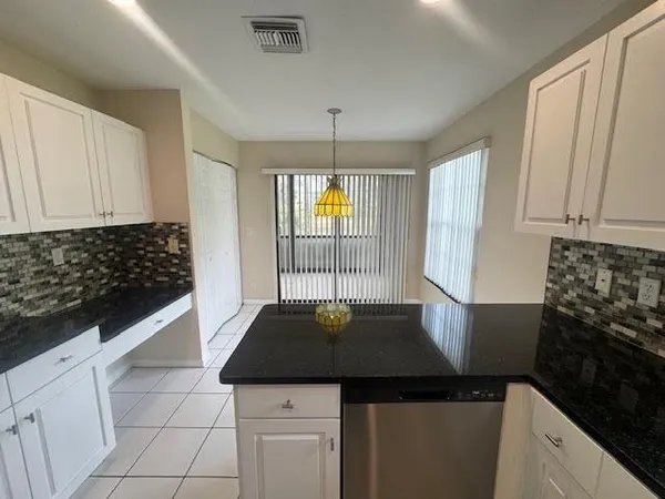 $2,600 | 3228 Jog Park Drive, Unit 3012, Greenacres, FL 33467