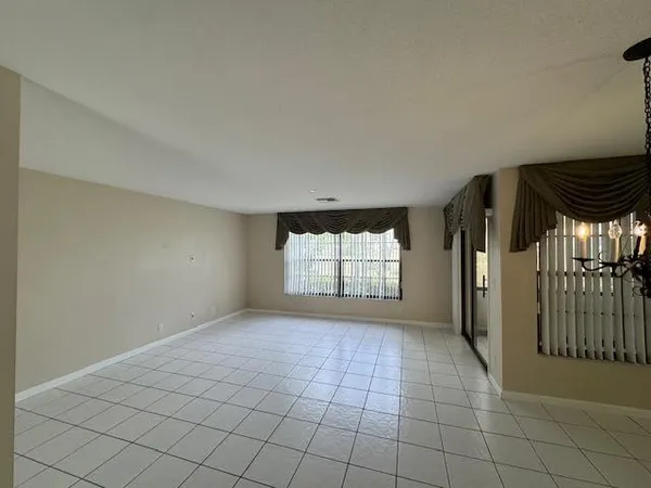 $2,600 | 3228 Jog Park Drive, Unit 3012, Greenacres, FL 33467