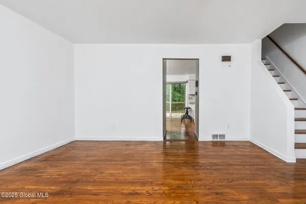 $2,000 | 98 Mt Hope Drive, Albany, NY 12202