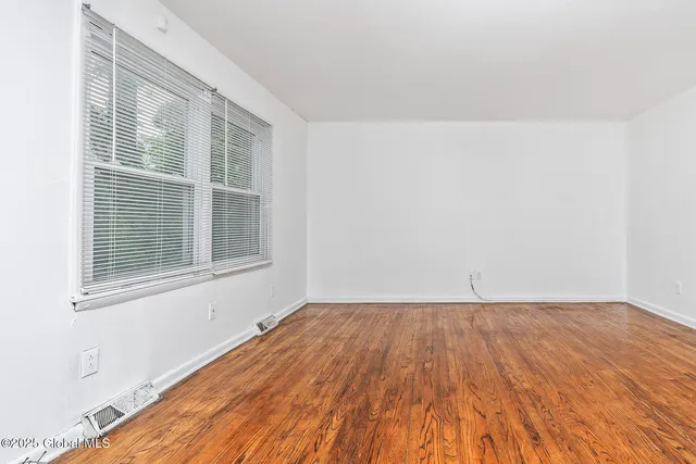 $2,000 | 98 Mt Hope Drive, Albany, NY 12202