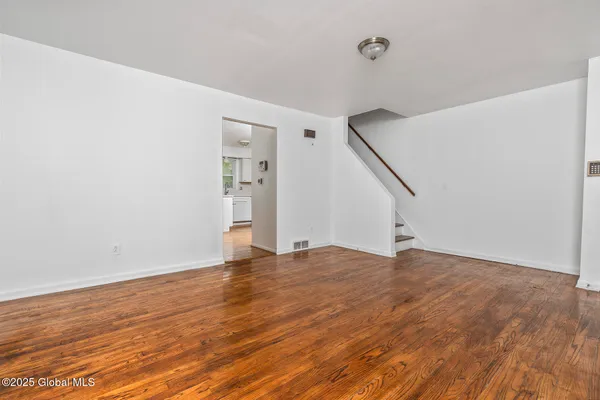 $2,000 | 98 Mt Hope Drive, Albany, NY 12202