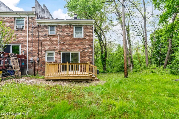 $2,000 | 98 Mt Hope Drive, Albany, NY 12202