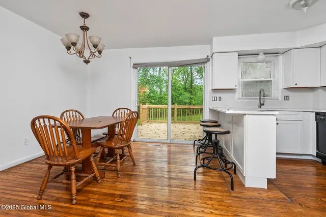 $2,000 | 98 Mt Hope Drive, Albany, NY 12202