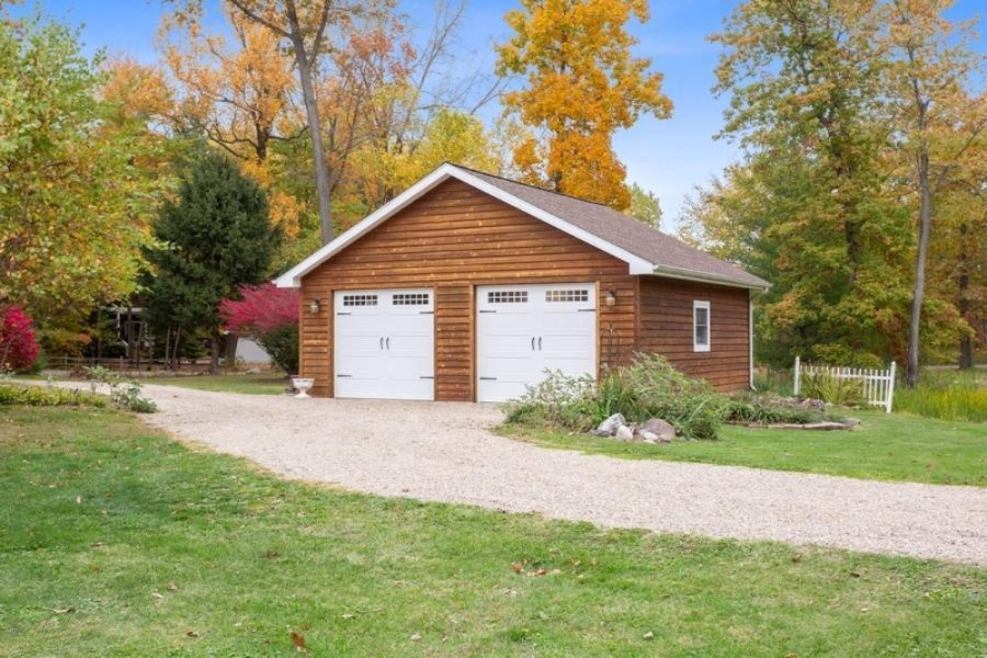 6900 West Youngren Road Three Oaks, MI 49128 - Photo 26 of 45 26_6900EYoungrenRd_35_Garage_LowRes