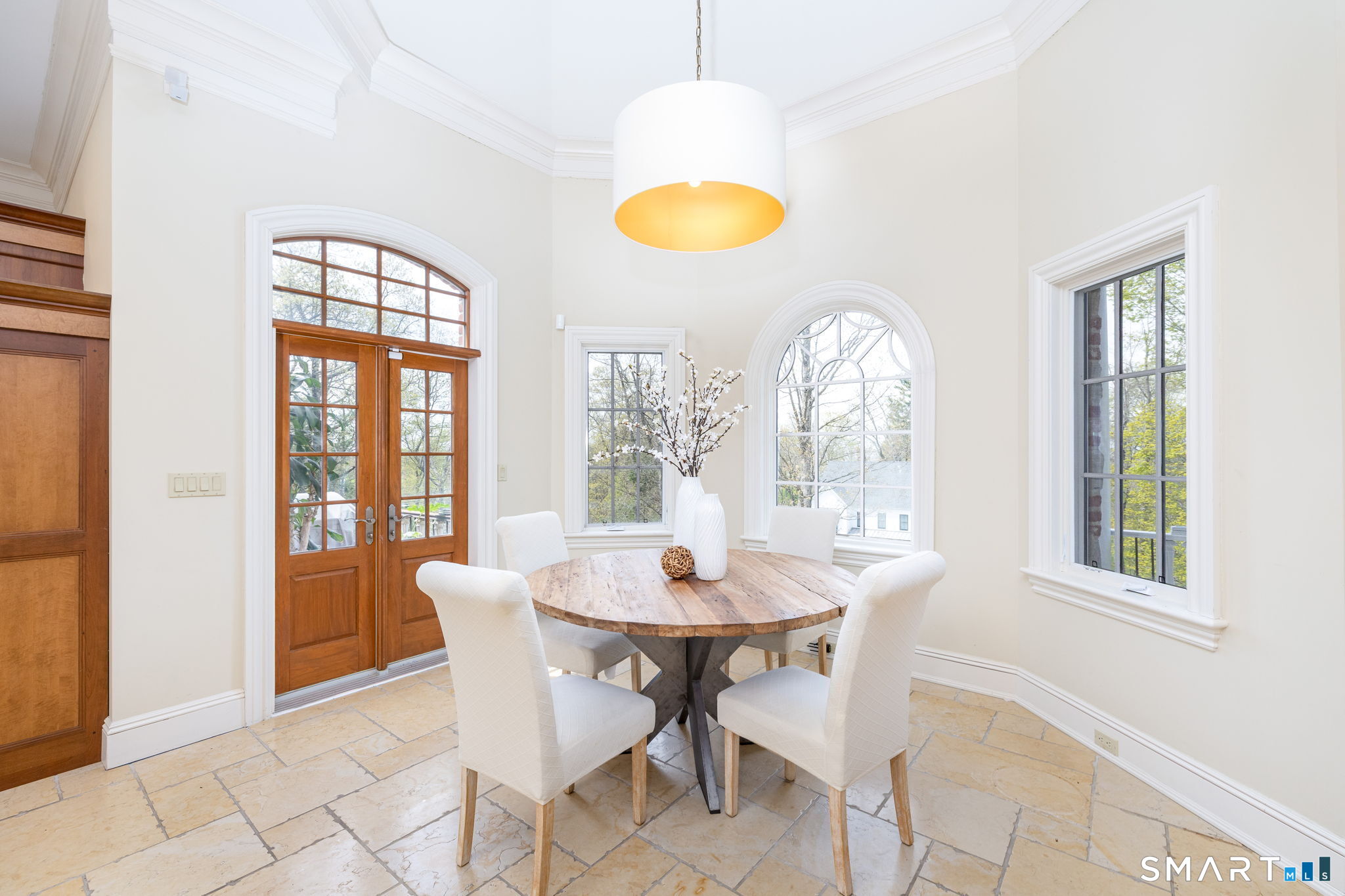 40 Parsons Way Avon, CT 06001 - Photo 14 of 40 Dining space adjacent to kitchen