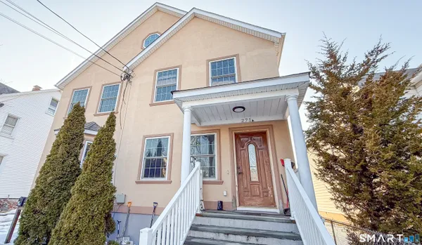 $3,750 | 271 Seaside Avenue, Unit A, Stamford, CT 06902