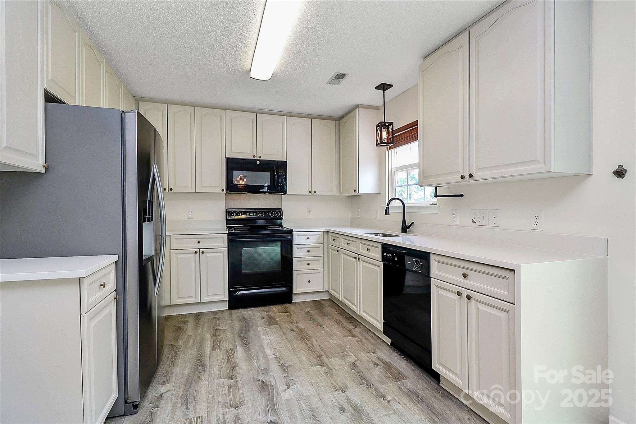 720 Reigate Road Charlotte, NC 28262 - Photo 6 of 23 Gallery Image 6