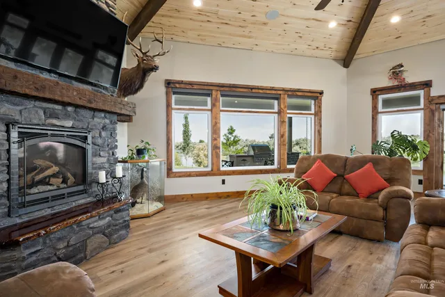 $1,995,000 | 1964 River Road, Homedale, ID 83628