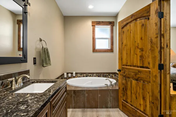 $1,995,000 | 1964 River Road, Homedale, ID 83628