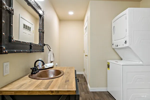 $1,995,000 | 1964 River Road, Homedale, ID 83628