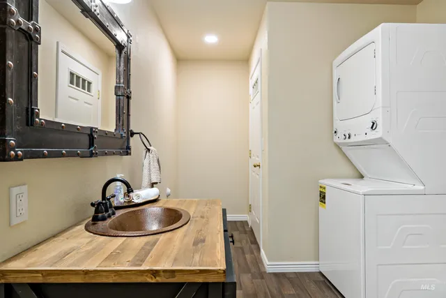 $1,995,000 | 1964 River Road, Homedale, ID 83628