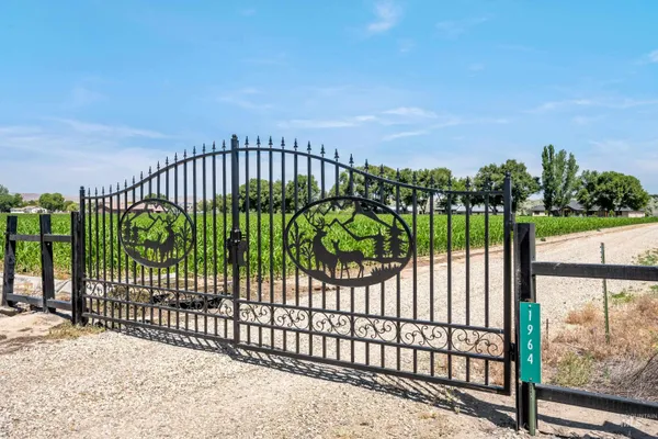 $1,995,000 | 1964 River Road, Homedale, ID 83628