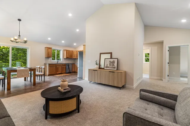 $319,999 | S1546 Shawnee Drive, Unit B, Alma, WI 54610