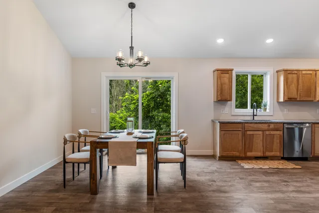 $319,999 | S1546 Shawnee Drive, Unit B, Alma, WI 54610