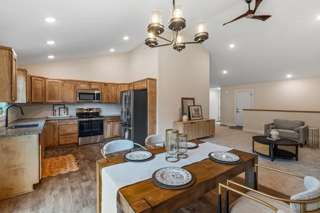 $319,999 | S1546 Shawnee Drive, Unit B, Alma, WI 54610