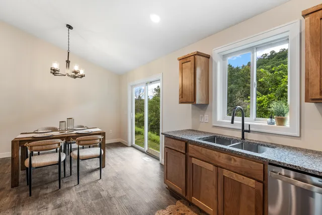 $319,999 | S1546 Shawnee Drive, Unit B, Alma, WI 54610