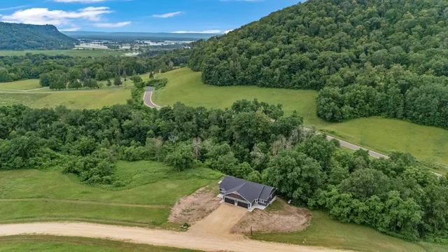 $319,999 | S1546 Shawnee Drive, Unit B, Alma, WI 54610