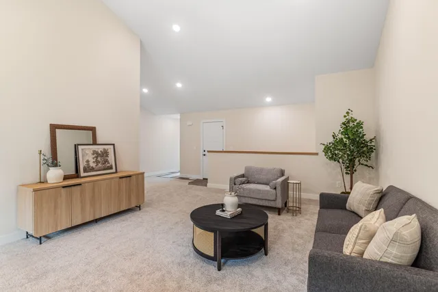 $319,999 | S1546 Shawnee Drive, Unit B, Alma, WI 54610