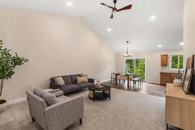 $319,999 | S1546 Shawnee Drive, Unit B, Alma, WI 54610