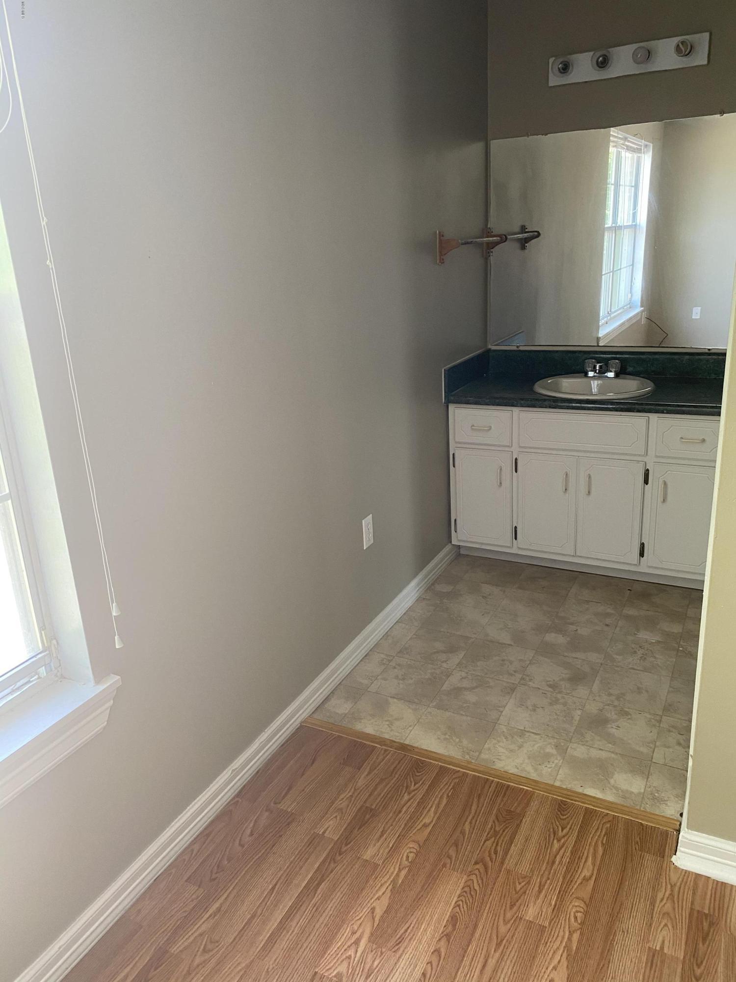 4225 Bellview Avenue Moss Point, MS 39563 - Photo 12 of 19 2723C8D4-7D5C-4EC1-BF0C-52776E5059E2