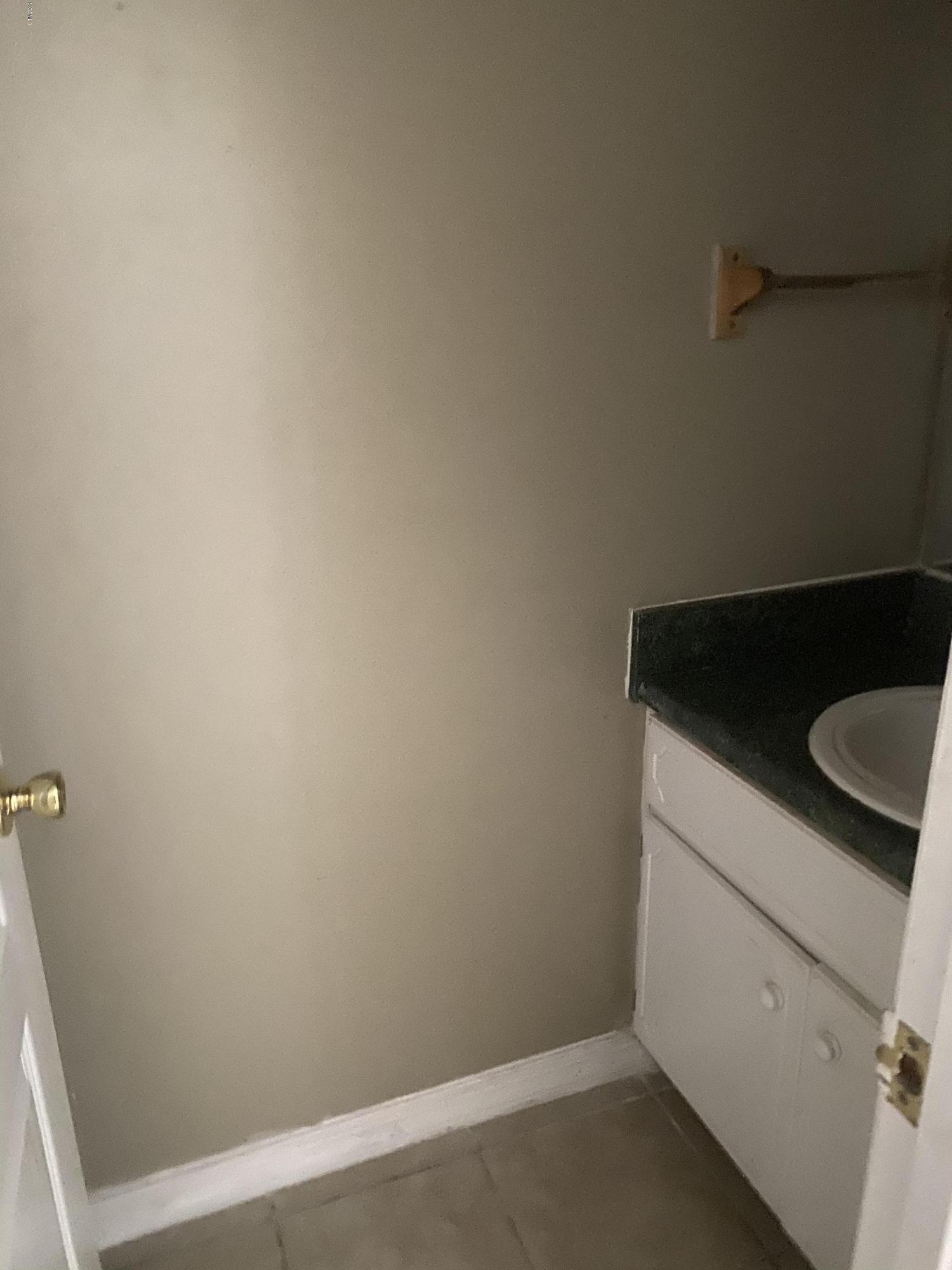 4225 Bellview Avenue Moss Point, MS 39563 - Photo 8 of 19 C2BD4FB9-1B82-492B-AC47-3EF165610CA7