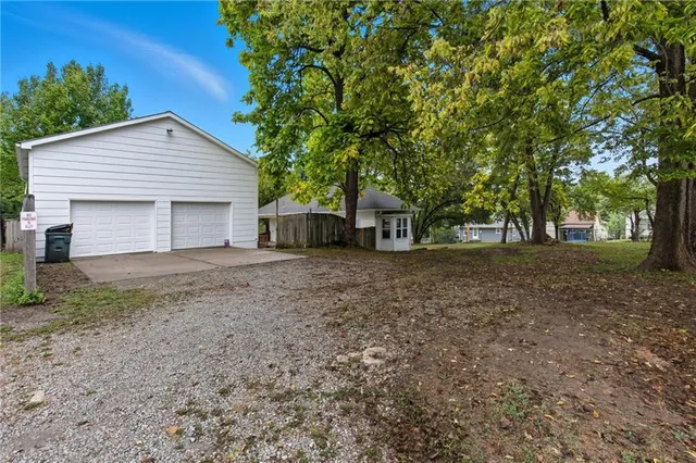 $190,000 | 715 North 10th Street, Leavenworth, KS 66048