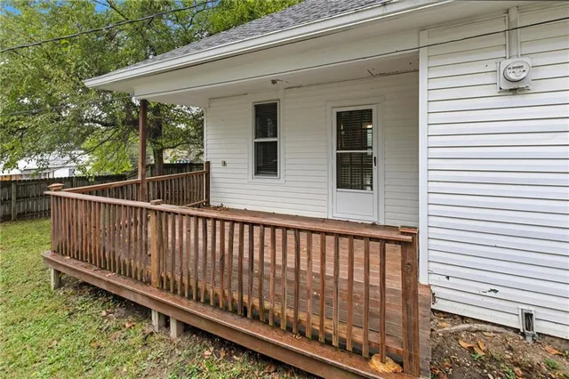 $190,000 | 715 North 10th Street, Leavenworth, KS 66048