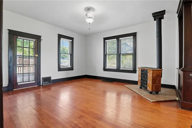 $190,000 | 715 North 10th Street, Leavenworth, KS 66048