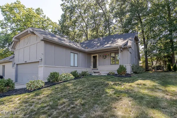 $274,900 | 2923 Stoneleigh Drive, Toledo, OH 43617