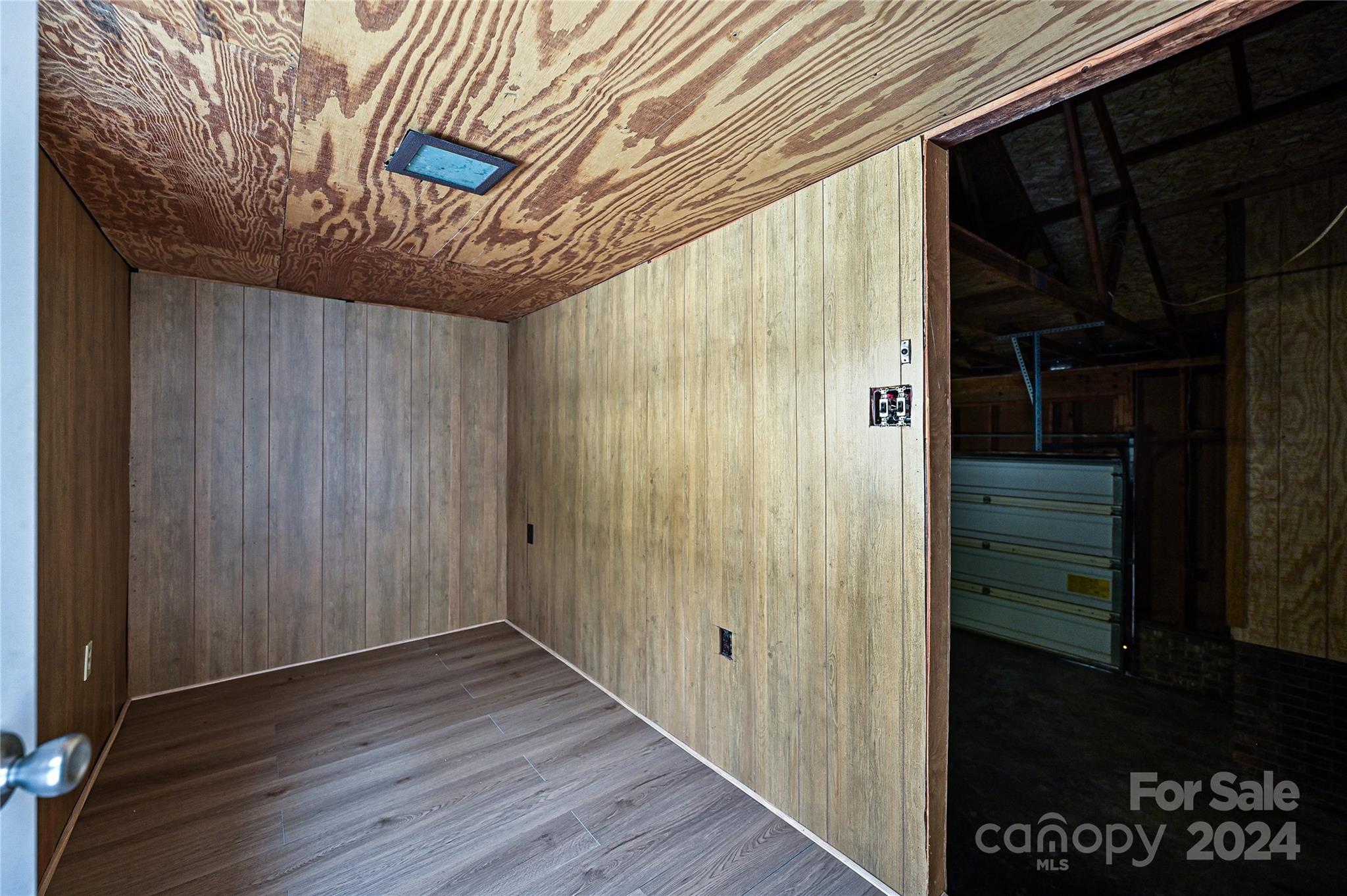 8617 Pine Circle Charlotte, NC 28215 - Photo 23 of 30 a view of a hallway