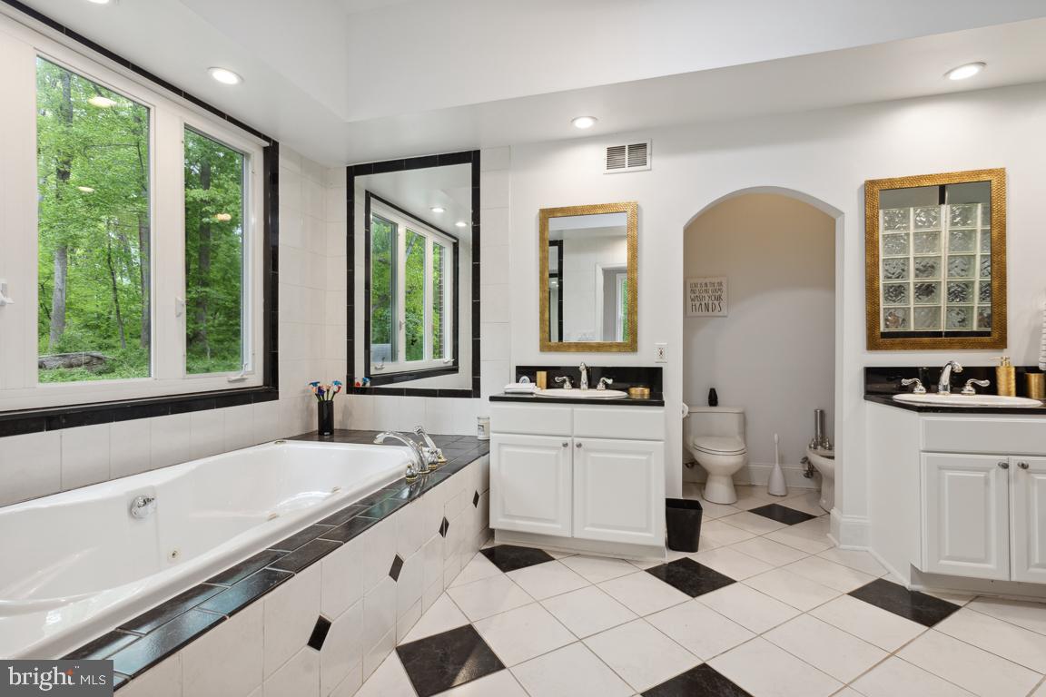11901 Marmary Road Gaithersburg, MD 20878 - Photo 23 of 52 Gallery Image 23