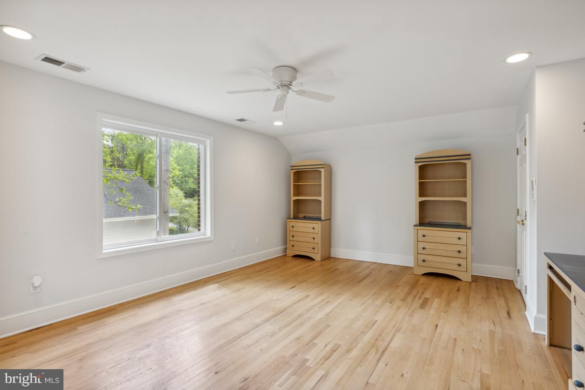 11901 Marmary Road Gaithersburg, MD 20878 - Photo 26 of 52 Gallery Image 26